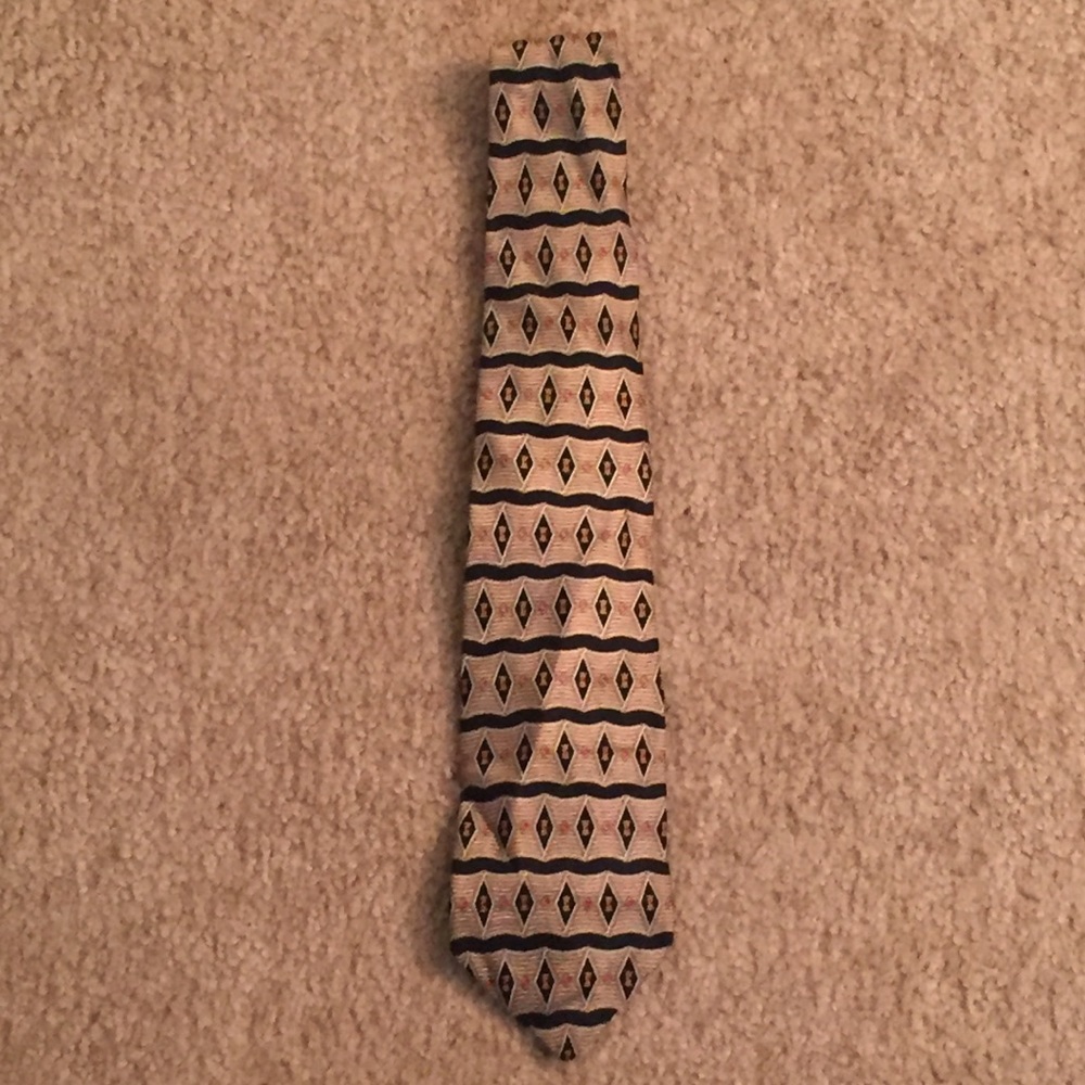 Men’s Gold & Black Tie